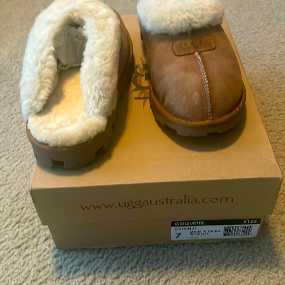 Chestnut Coquette UGG Slided